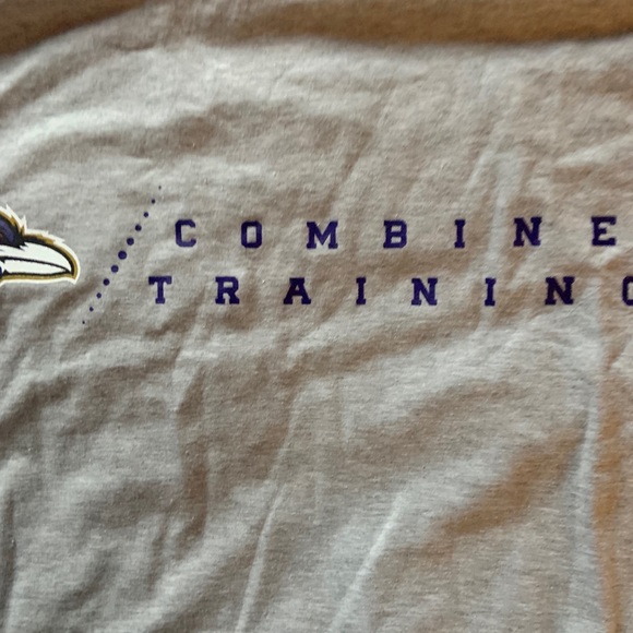 💜Baltimore Ravens T-Shirt💜 - Picture 2 of 6